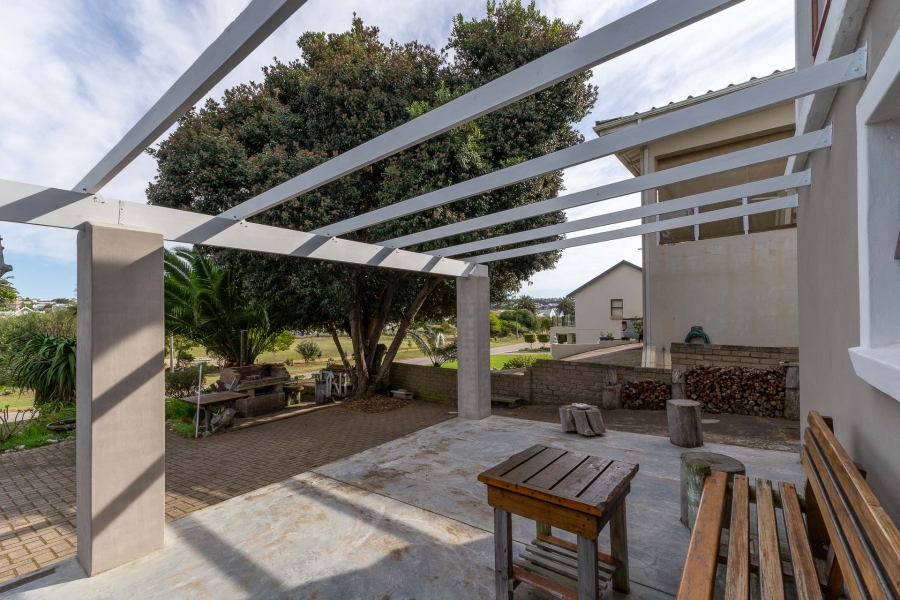 4 Bedroom Property for Sale in Stilbaai Oos Western Cape